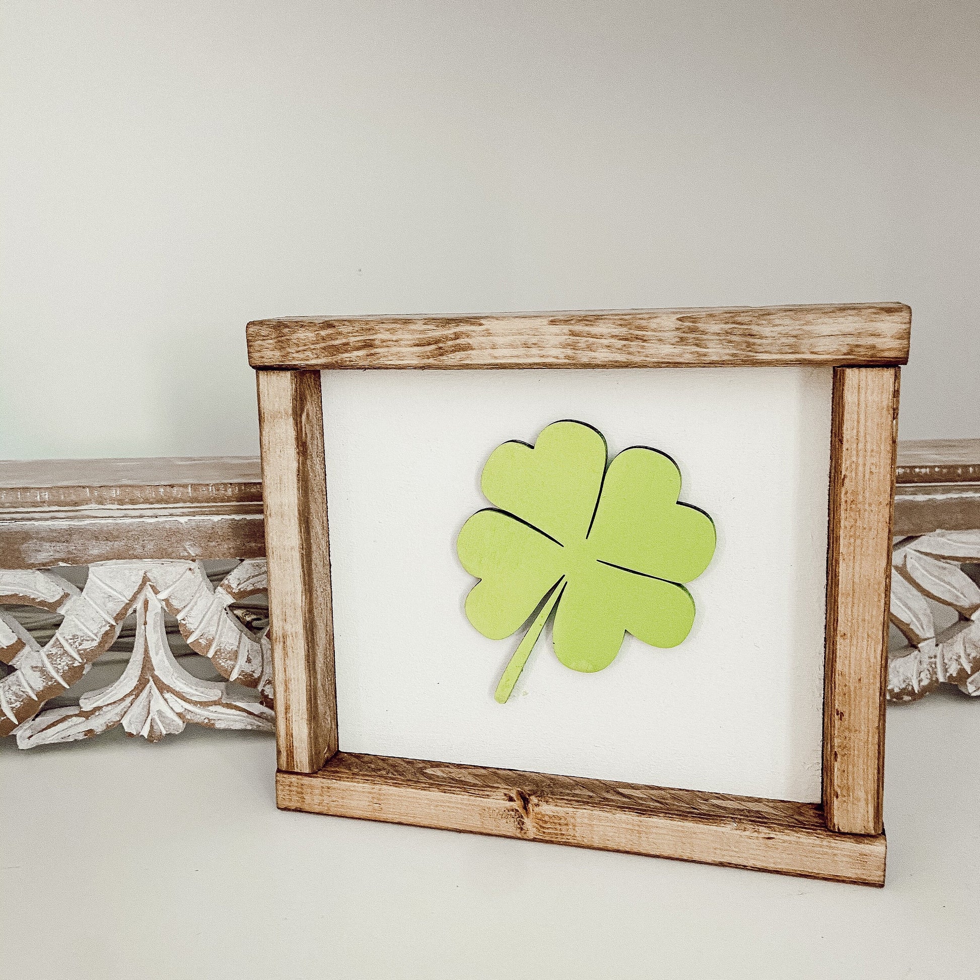 Shamrock shelf sitter